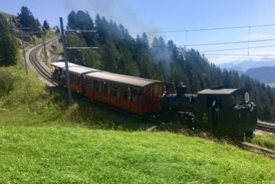 Rigi-Bahn mit Dampflok